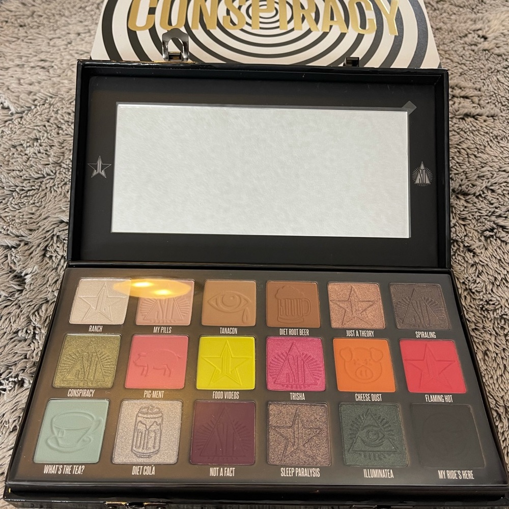 Jeffree Star Conspiracy Palette 🌟